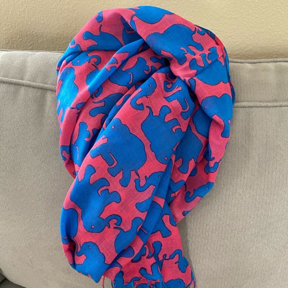 Lilly Pulitzer Cashmere/Silk Elephant Murfee Scarf - Picture 4 of 7
